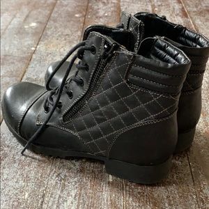 Black Ankle Boots G by Guess